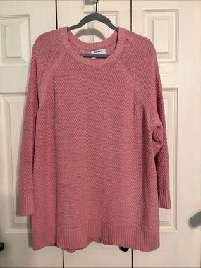 Old Navy Women's Rose Pink Crewneck Scoop Sweater